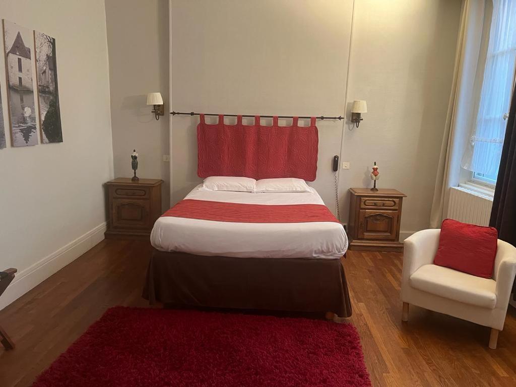 Le Grand Monarque Donzy Hotel ภายนอก รูปภาพ
