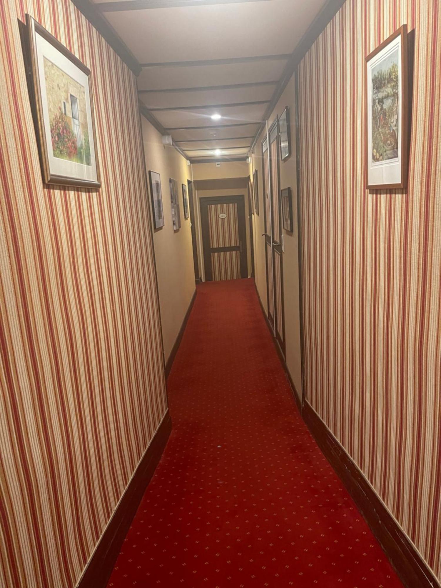 Le Grand Monarque Donzy Hotel ภายนอก รูปภาพ